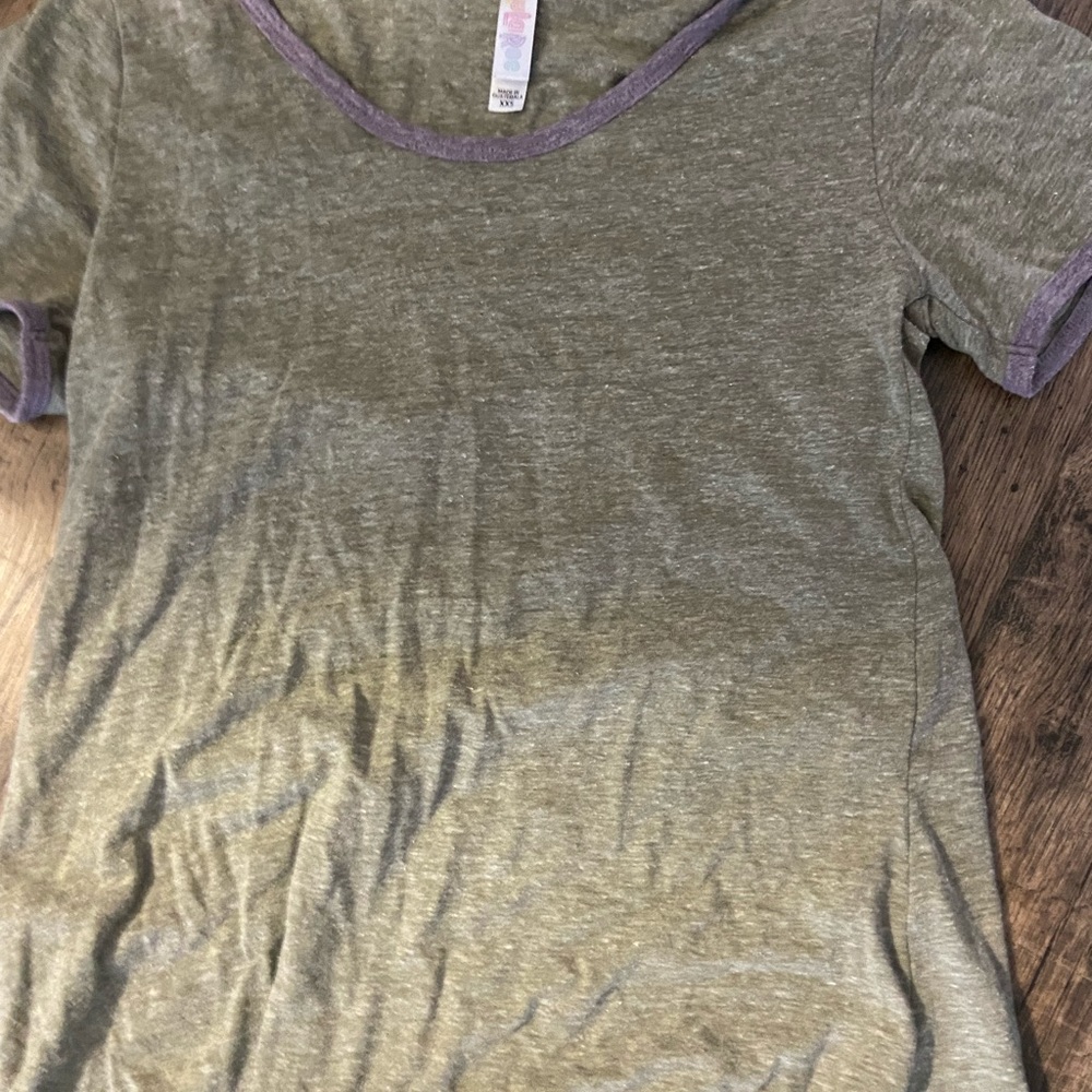 Lularoe tee